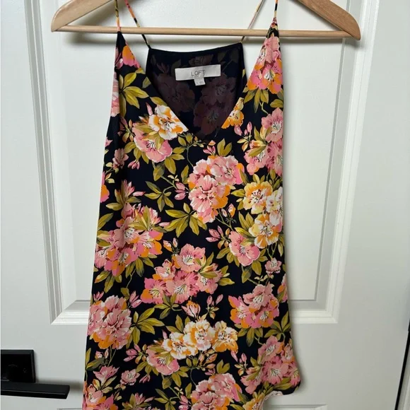 Lot of Ten Women’s Short Sleeve Casual Tops - Picture 2 of 10